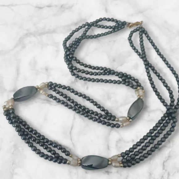 Vintage Hematite and fresh water Pearl Necklace. - Picture 1 of 1